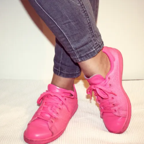 pink shoes